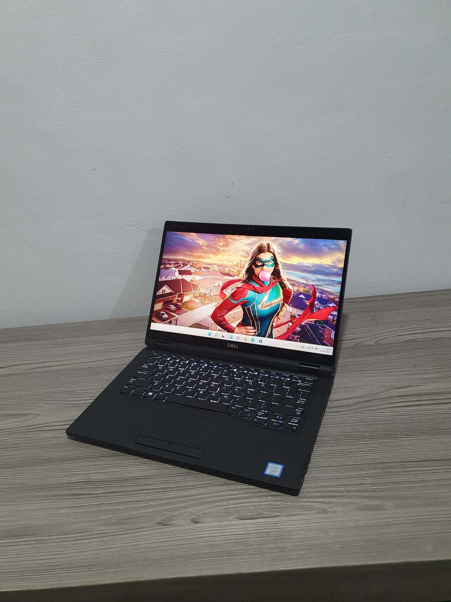 Dell Latitude 7390 2-in-1- i7™ 8e- Tactile et Pliable- 16Go 1 TERA SSD - 13.3"- Noir
