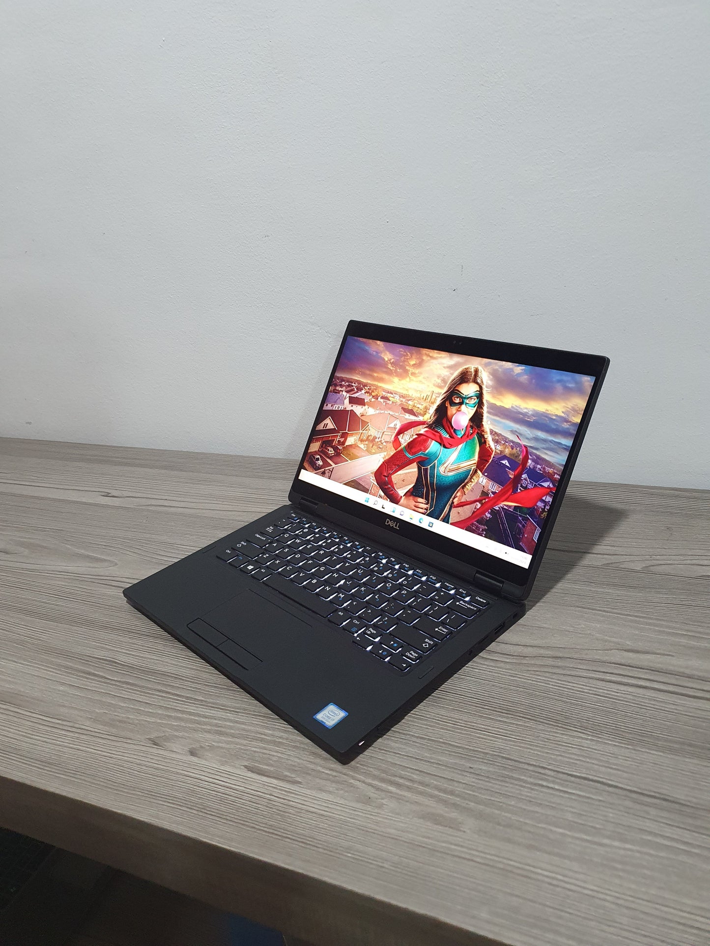 Dell Latitude 7390 2-in-1- i7™ 8e- Tactile et Pliable- 16Go 1 TERA SSD - 13.3"- Noir