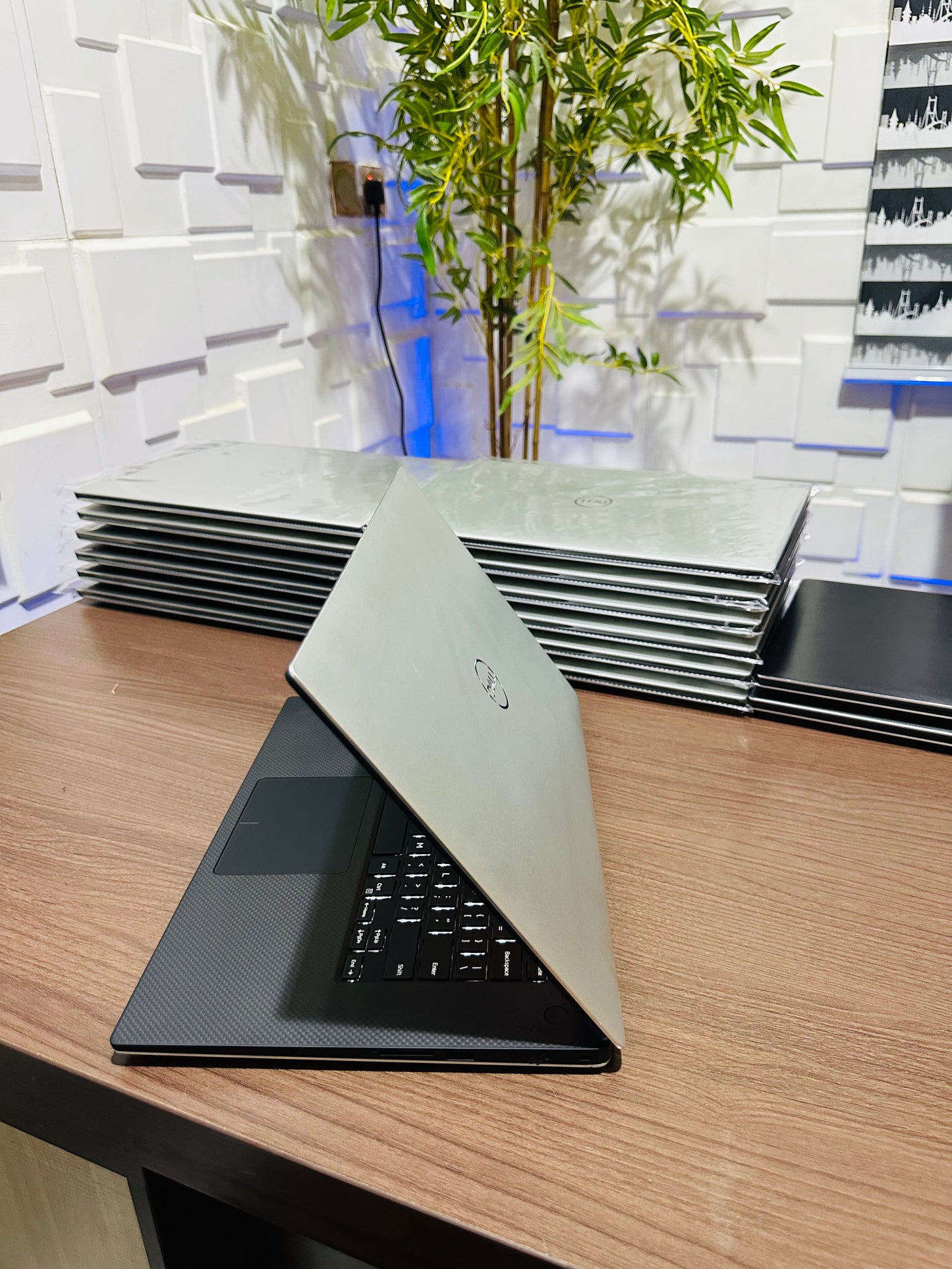 Ordinateur de Jeu Dell Precision GAMER 5530 i7™ 7e- NVIDIA 4Go- 1TERA SSD 16Go- 15.6"