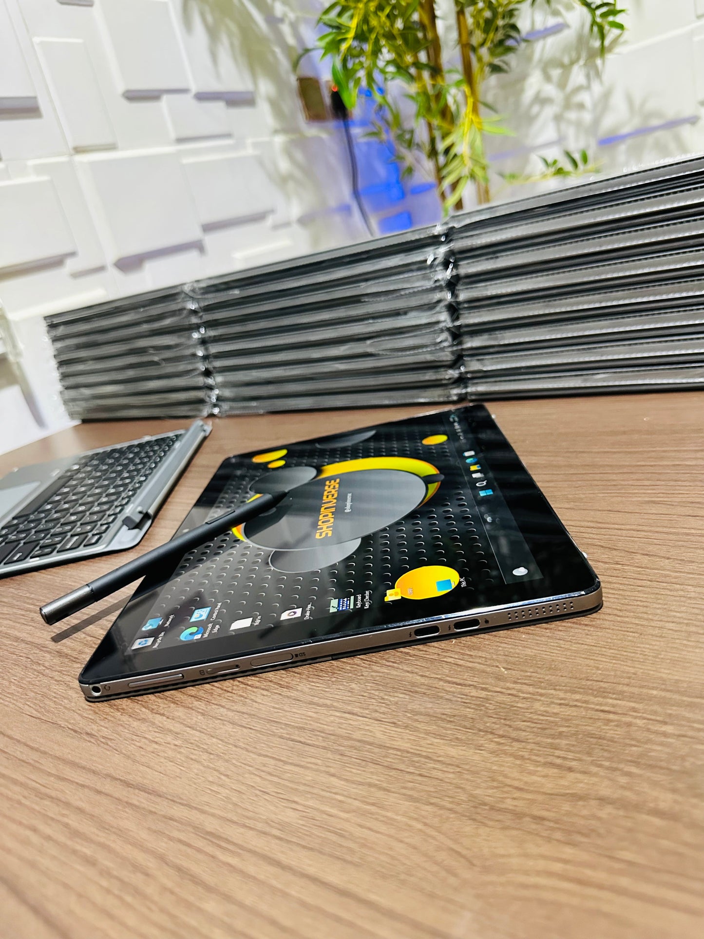Dell Latitude 7210 2-in-1 Core i7™ 10e Génération - 512Go SSD - 12.3" FHD- Avec la Reconnaissance Faciale, Tactile et Detachable à Abidjan