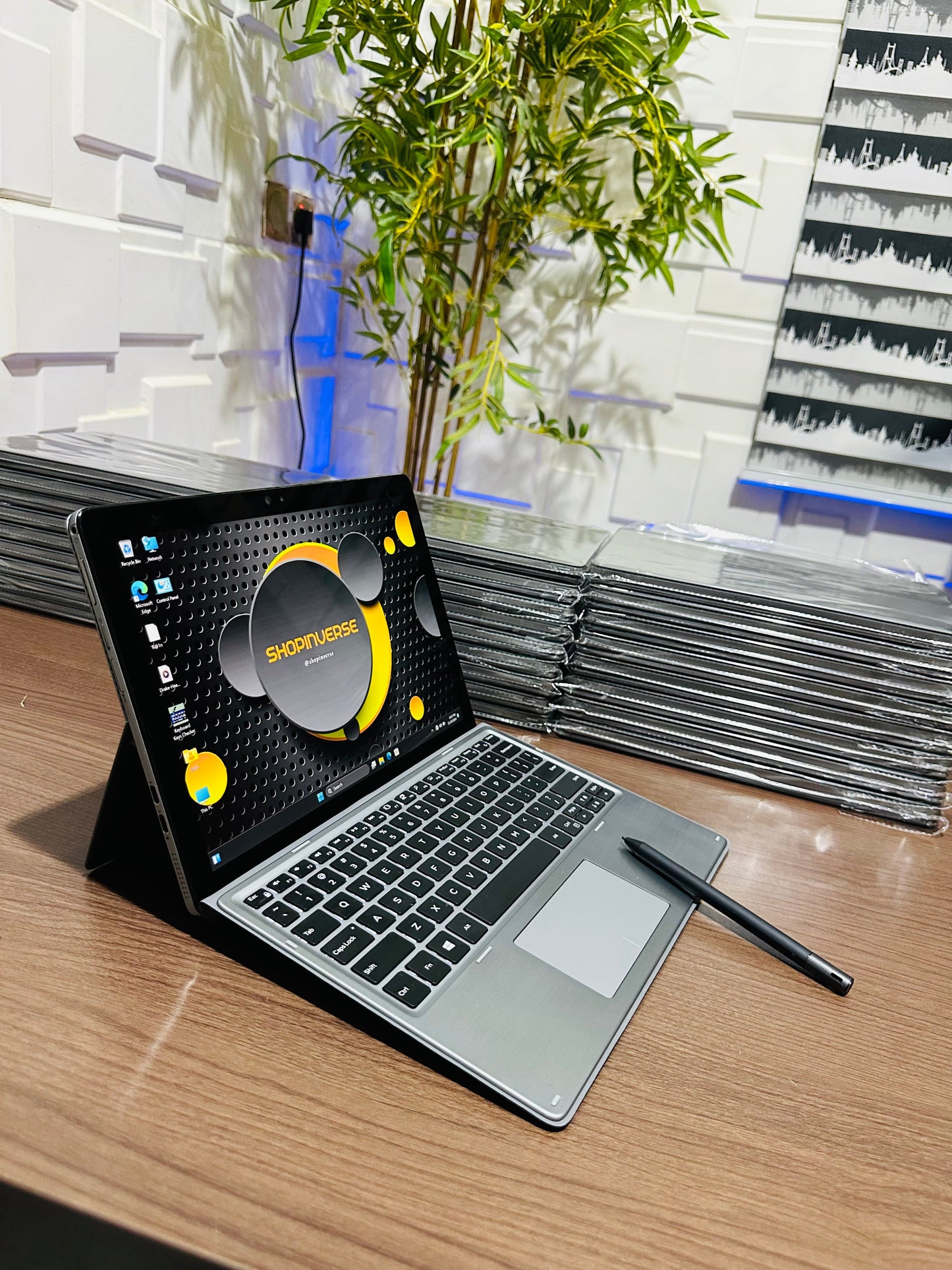 Dell Latitude 7210 2-in-1 Core i7™ 10e Génération - 512Go SSD - 12.3" FHD- Avec la Reconnaissance Faciale, Tactile et Detachable à Abidjan