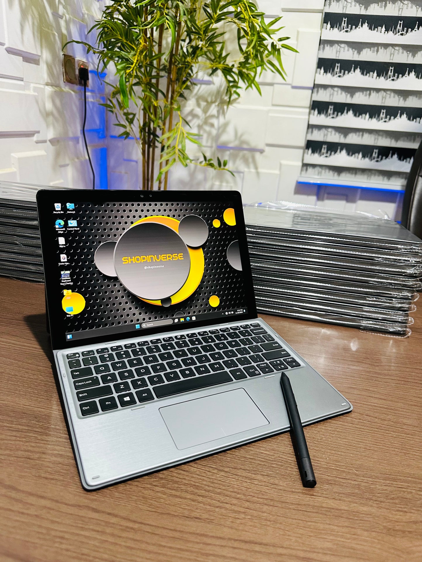 Dell Latitude 7210 2-in-1 Core i7™ 10e Génération - 512Go SSD - 12.3" FHD- Avec la Reconnaissance Faciale, Tactile et Detachable à Abidjan