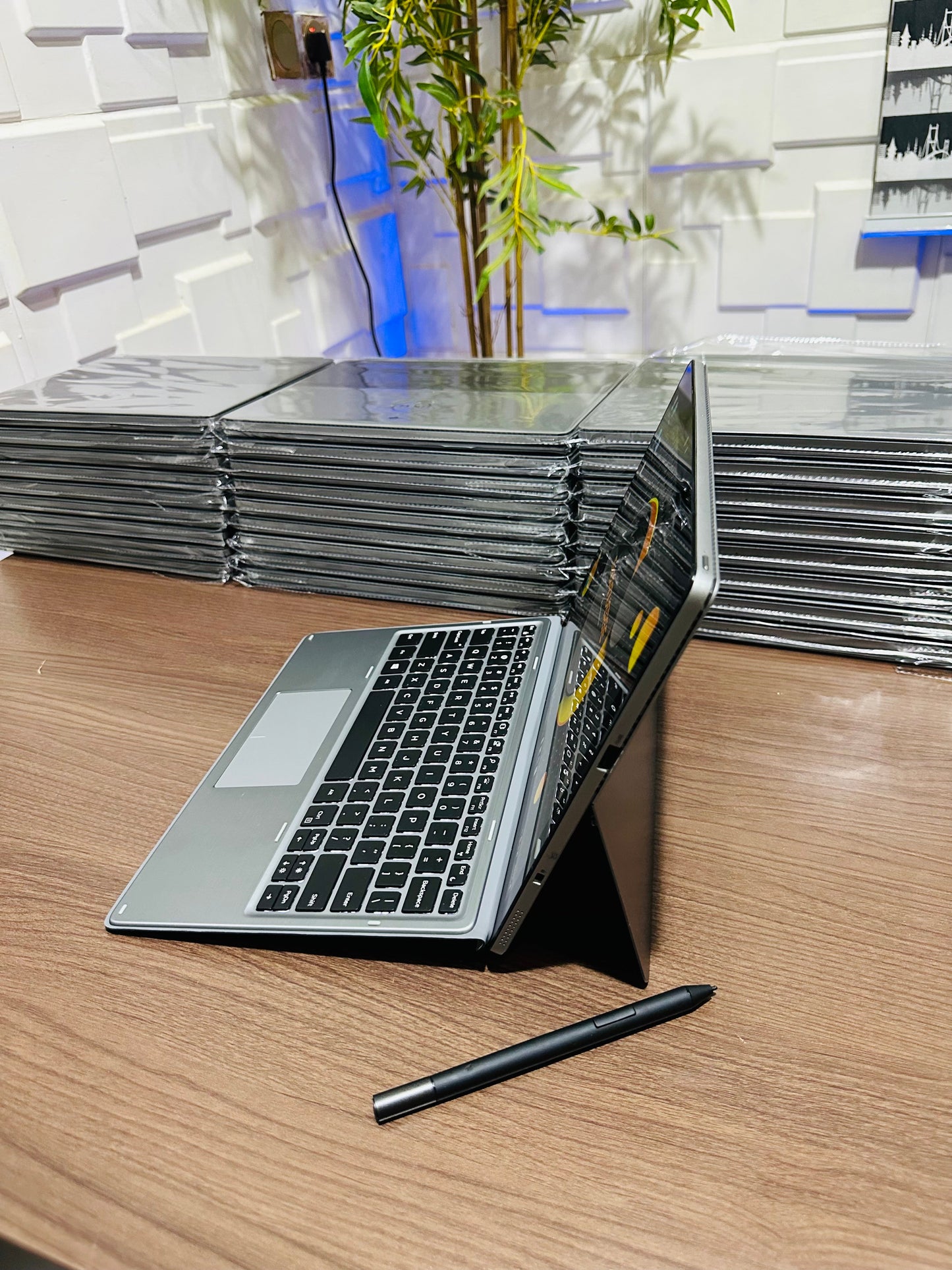 Dell Latitude 7210 2-in-1 Core i7™ 10e Génération - 512Go SSD - 12.3" FHD- Avec la Reconnaissance Faciale, Tactile et Detachable à Abidjan