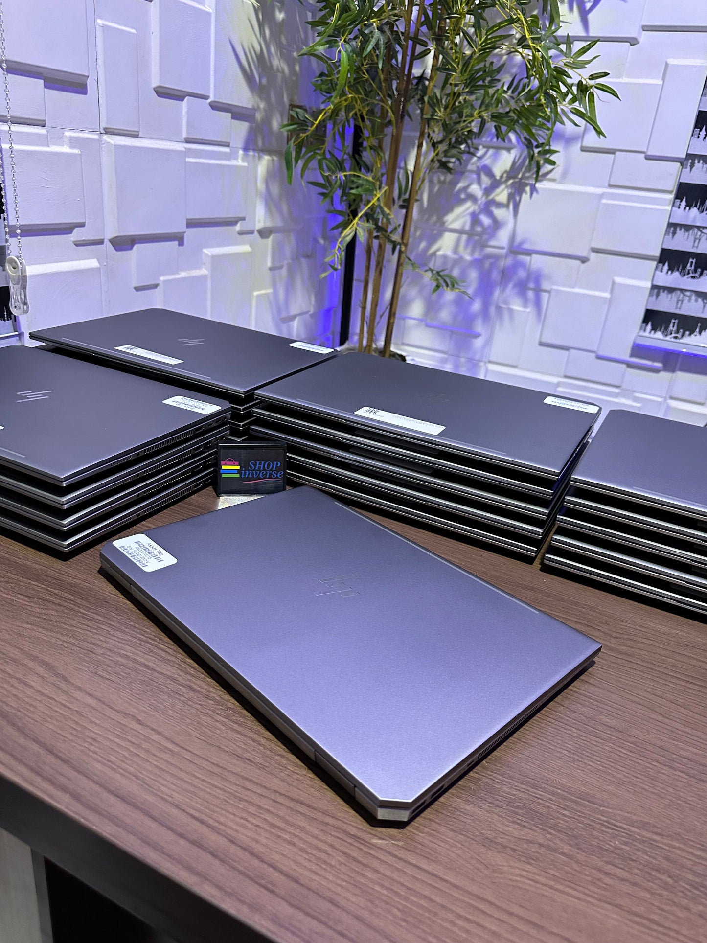 HP Zbook Studio G5 - Xeon E-2186M equivalent (i7™ 8e)- NVIDIA Quadro P1000 de 4 Go dédié GDDR5 - 16Go 1 TERA SSD - 15.6""