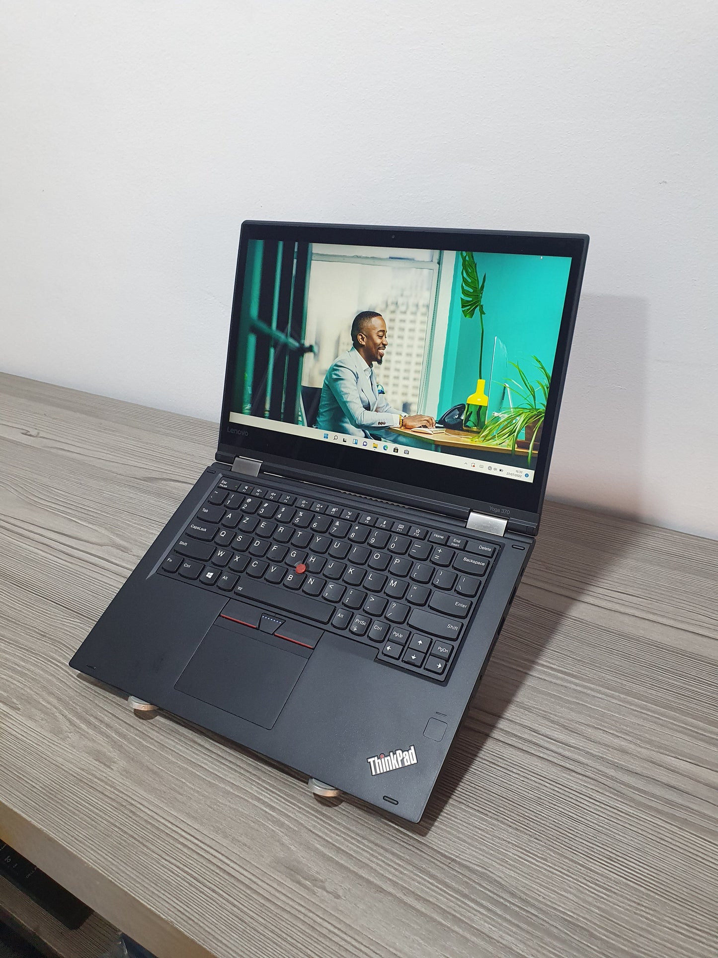 Lenovo Yoga 370 i5 7e- Occasion-Tactile et Pliable 13.3"- 16Go 512Go SSD