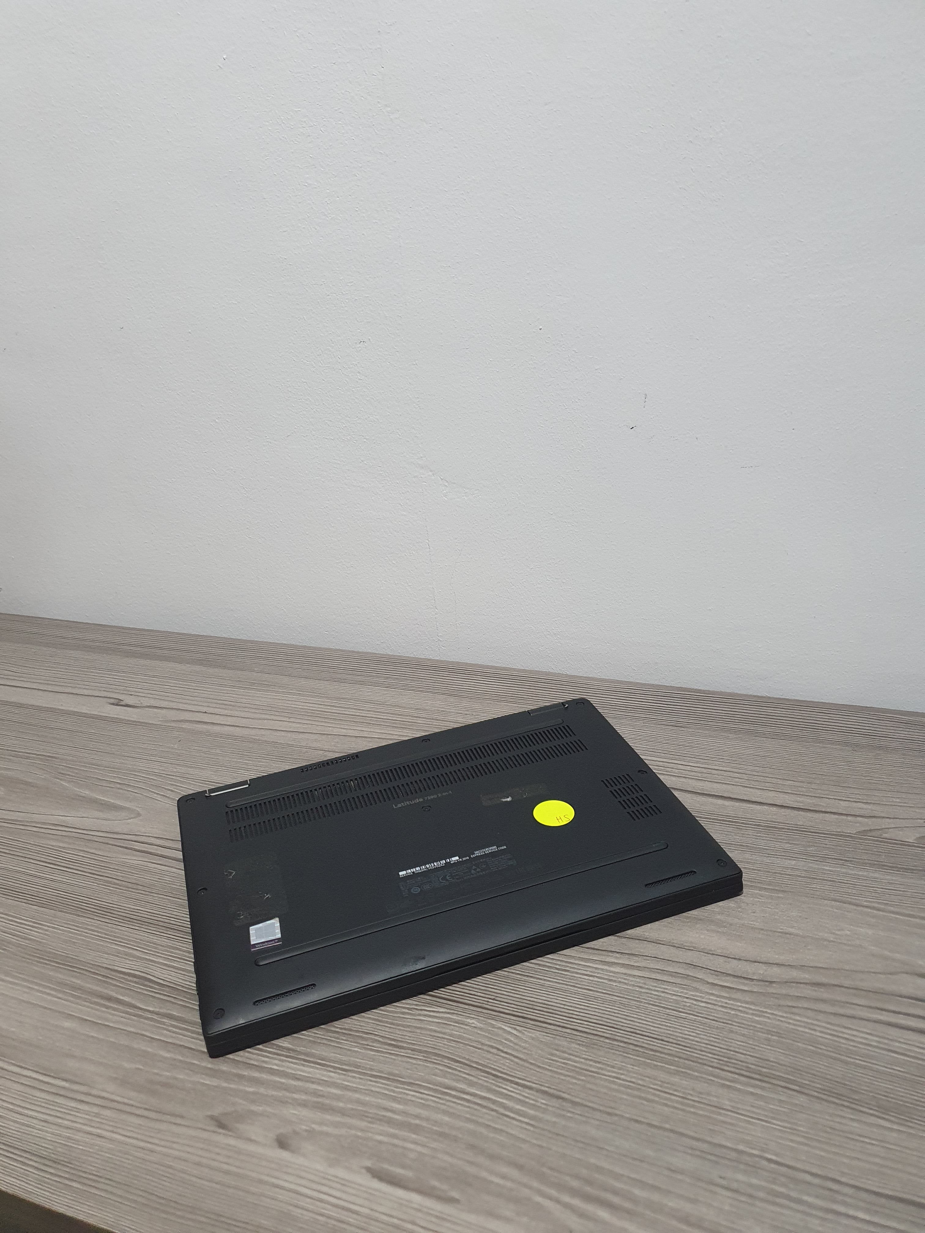 Dell Latitude 7390 2-in-1-  i7™ 8e- Tactile et Pliable- 16Go 1 TERA SSD - 13.3"- Noir