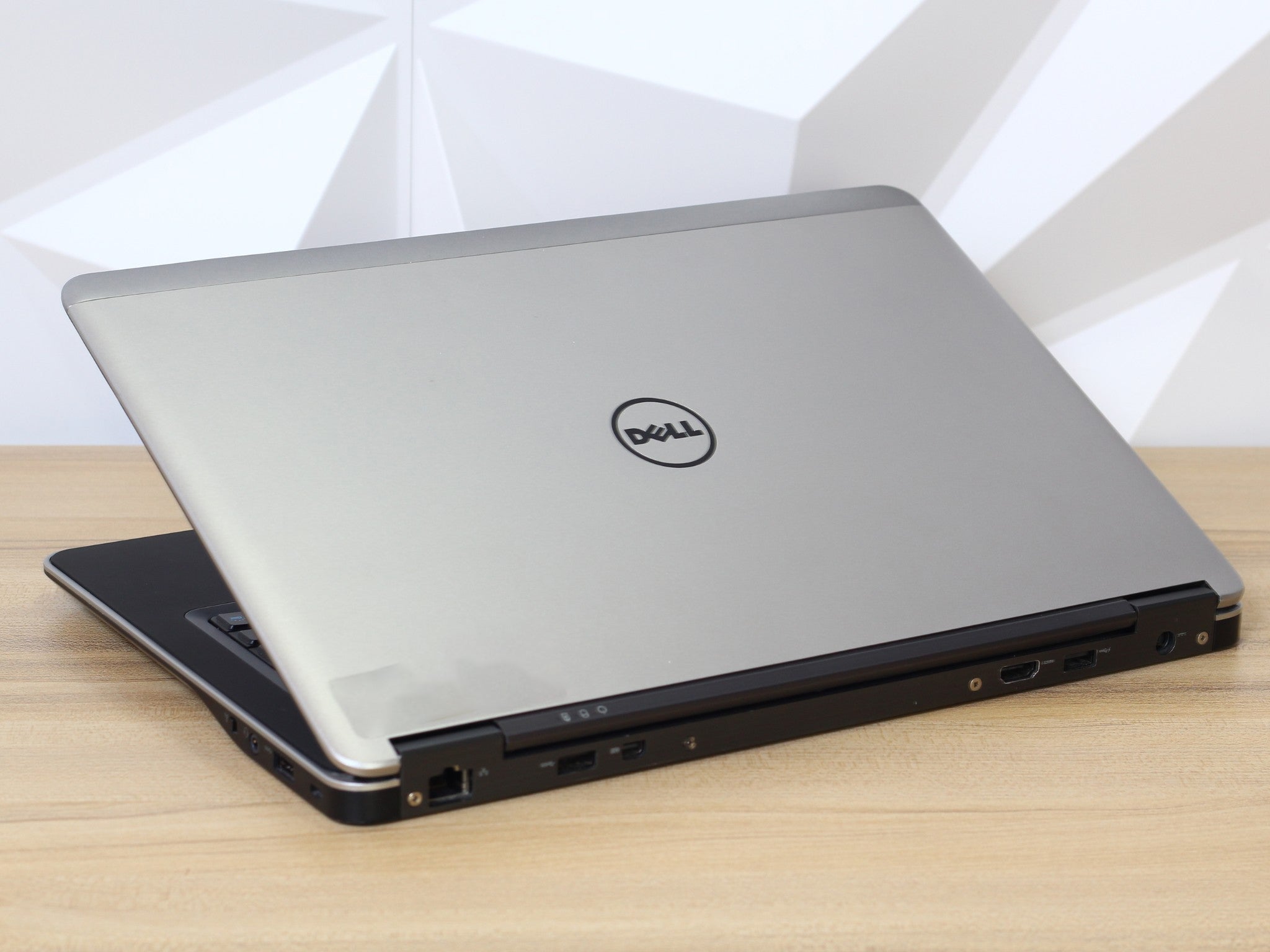 DELL Latitude E7440 Core i5 4e Gen -8Go 256Go SSD - 14" - Gris