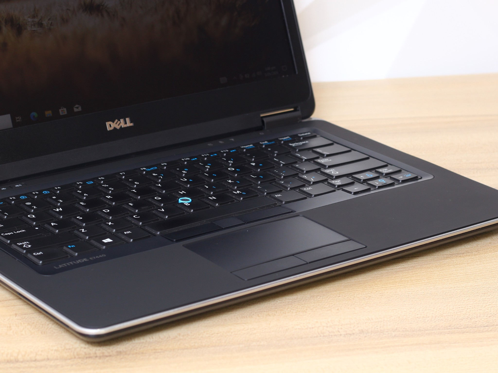 DELL Latitude E7440 Core i5 4e Gen -8Go 256Go SSD - 14" - Gris