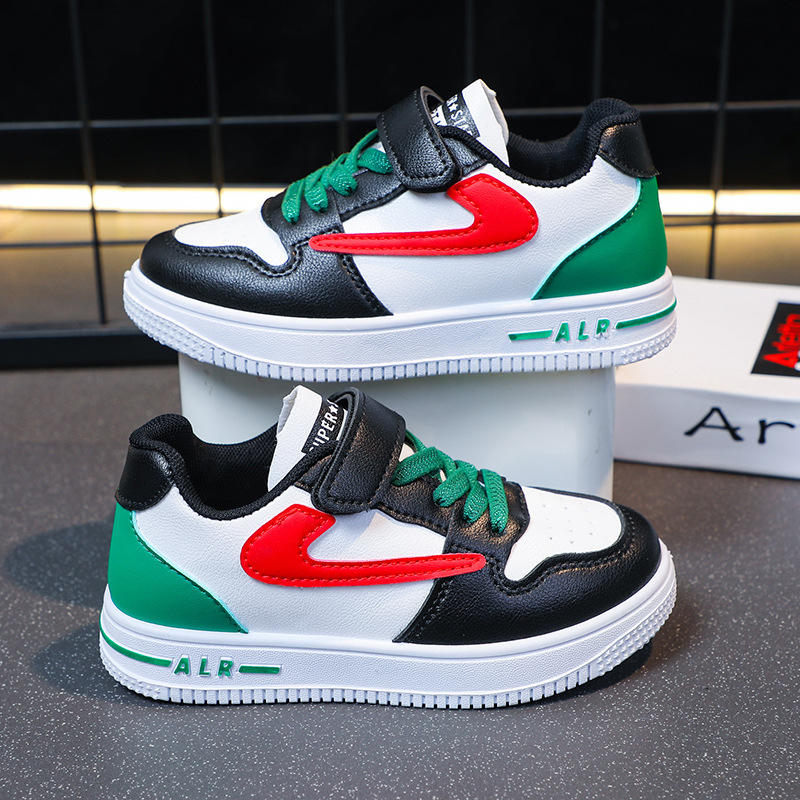 Nouvelles chaussures de course légères et solides à semelle souple pour enfants