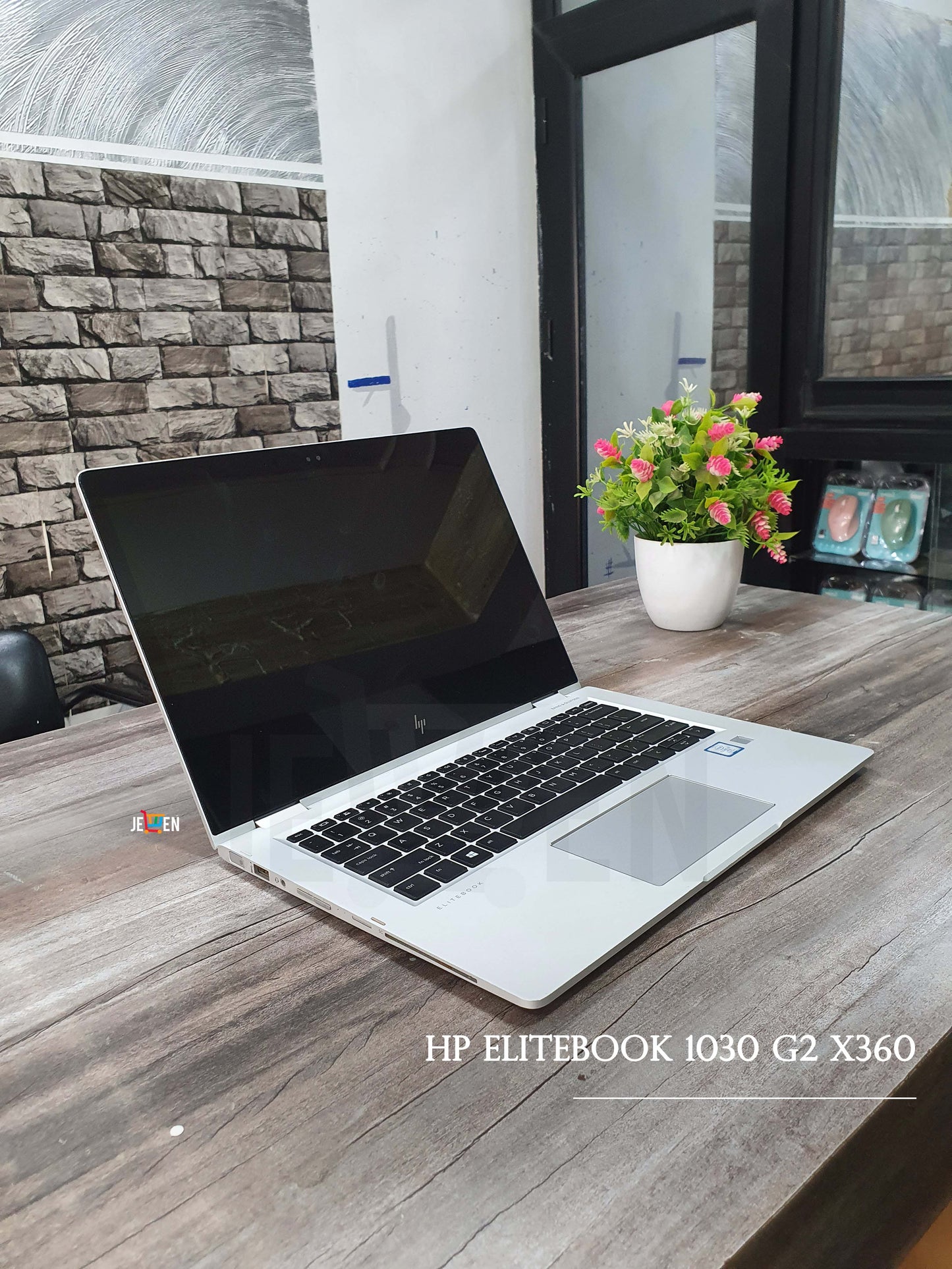 Hp Elitebook 1030 G2 i5™ 7e- Occasion- 512Go SSD - 13.3"- Gris- Tactile et Pliable