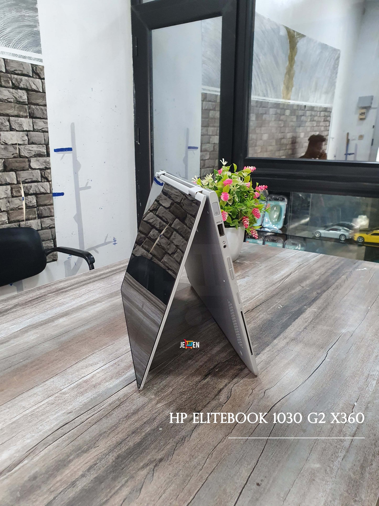 Hp Elitebook 1030 G2 i5™ 7e- Occasion- 512Go SSD - 13.3"- Gris- Tactile et Pliable